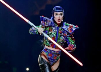 Katy Perry lawsuit turns as veteran’s family sets condition - Celebrity News - Entertainment