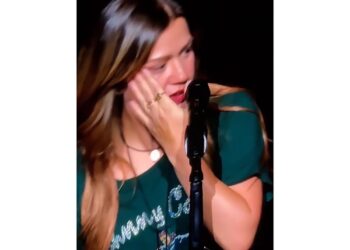 Kelly Clarkson Broke Down on Stage Days Before Brandon Blackstock Death TikTok