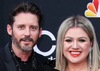 Kelly Clarkson’s Ex-Husband Brandon Blackstock Battled Melanoma For 3 Years Before His Death: Report – Star Magazine