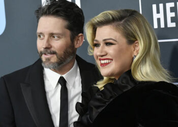 Kelly Clarkson's Former Assistant Moved With 'Soulmate' Brandon Blackstock the Month the Singer Filed for Divorce
