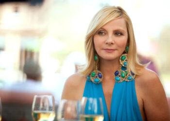 MCDSEANEC179 Kim Cattrall Likes Comment Saying She Carried Sex and the City.jpg