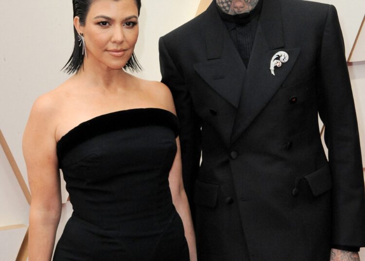 Kourtney Kardashian Seemingly Ditches Wedding Ring Amid Ongoing Speculation About Her Private Life – Star Magazine