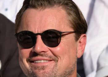Leonardo DiCaprio looks humiliated after police mishap - Celebrity News - Entertainment