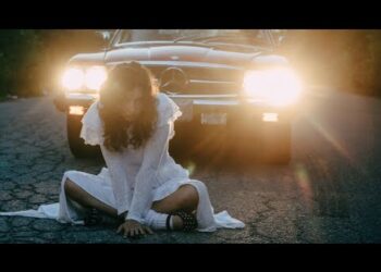 Lia Pappas-Kemps Shares New Single, 'Reservations'