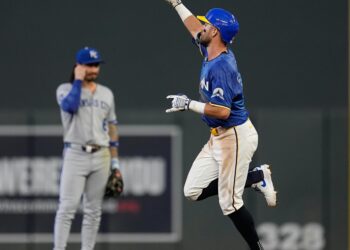 Minnesota Twins rout Kansas City Royals 9-4 at Target Field