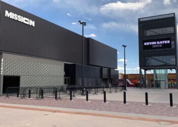 Mission Ballroom plaza applies to become Denver's first alcohol-friendly 'entertainment district' | Business