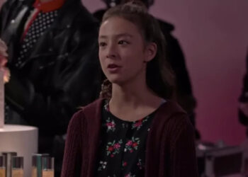 Aubrey Anderson-Emmons as Lily in Modern Family.