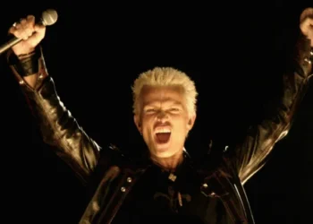 Billy Idol 'performs' at the 2002 NRL Grand Final. Sort of.