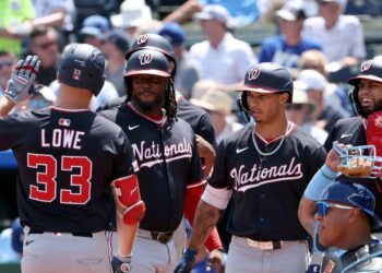 Nationals Edge Royals 8-7 in Thrilling Finish