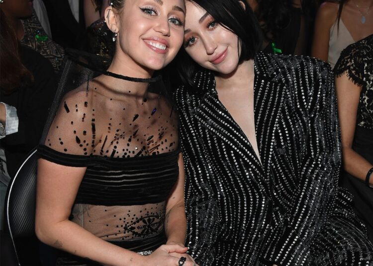 Noah Cyrus on Lessons Learned From Miley Cyrus