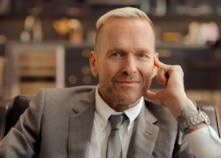 Fit for TV: The Reality of the Biggest Loser. Bob Harper in Fit for TV: The Reality of the Biggest Loser. Cr. Courtesy of Netflix © 2025