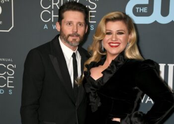Only a Few in Kelly Clarkson's Circle Knew of Brandon Blackstock's Cancer