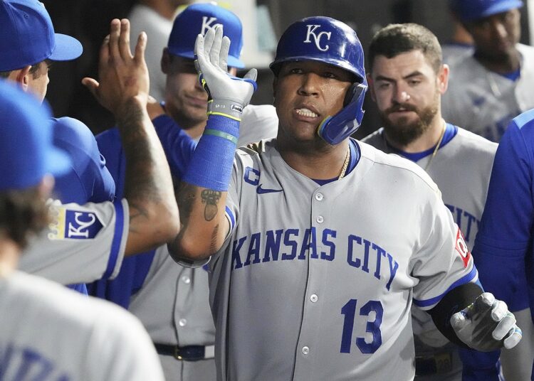Perez leads Royals to 12-1 rout of White Sox