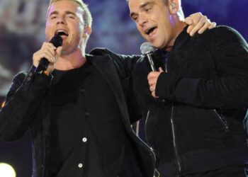 Robbie Williams and Gary Barlow reunite on new song about Morrissey stalker - Music News