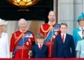Royal Family issued stern six-word warning over slimmed down monarchy | Royal | News