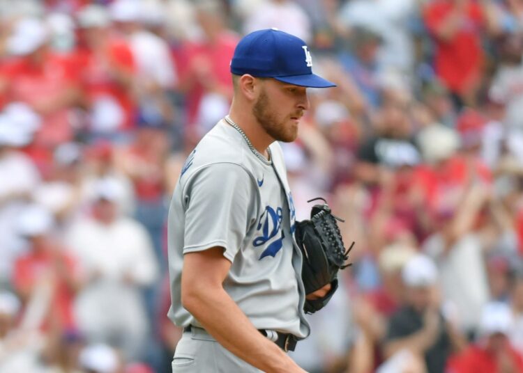 Royals Sign Former Red Sox Pitcher