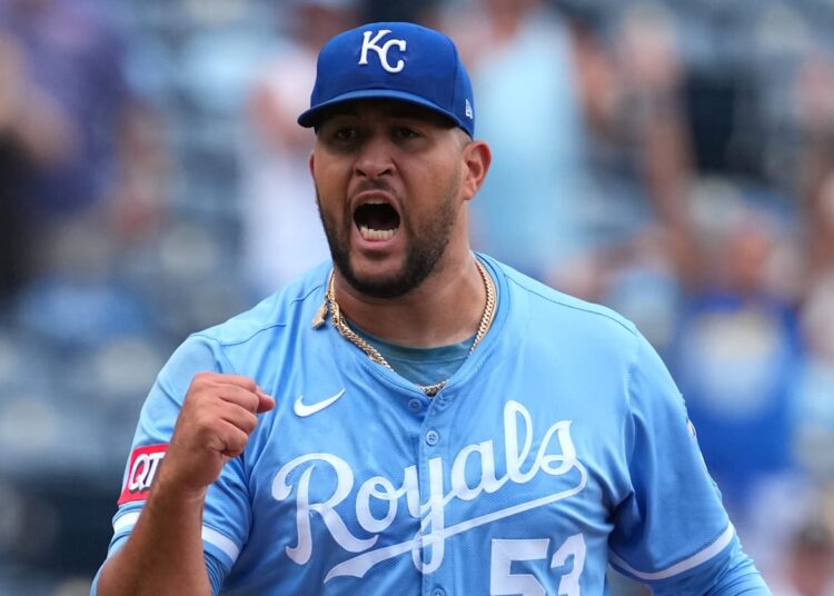 Texas Rangers v Kansas City Royals