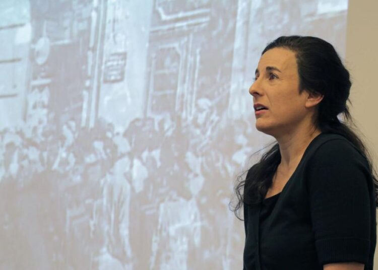 Seattle theater company uses one-person shows to tell America’s history | Entertainment