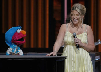 'Sesame Street' stars Elmo and Abby Cadabby sing and host in their Grand Ole Opry debut