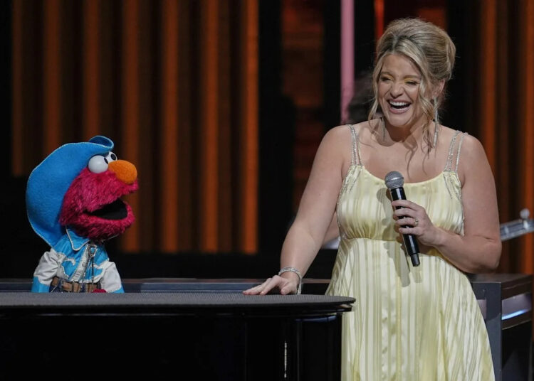 'Sesame Street' stars Elmo and Abby Cadabby sing and host in their Grand Ole Opry debut