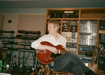 Spoon return with two new singles, ‘Chateau Blues’ and ‘Guess I’m Fallin In Love’