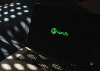 Spotify paid users hit 236M | Mac app opening