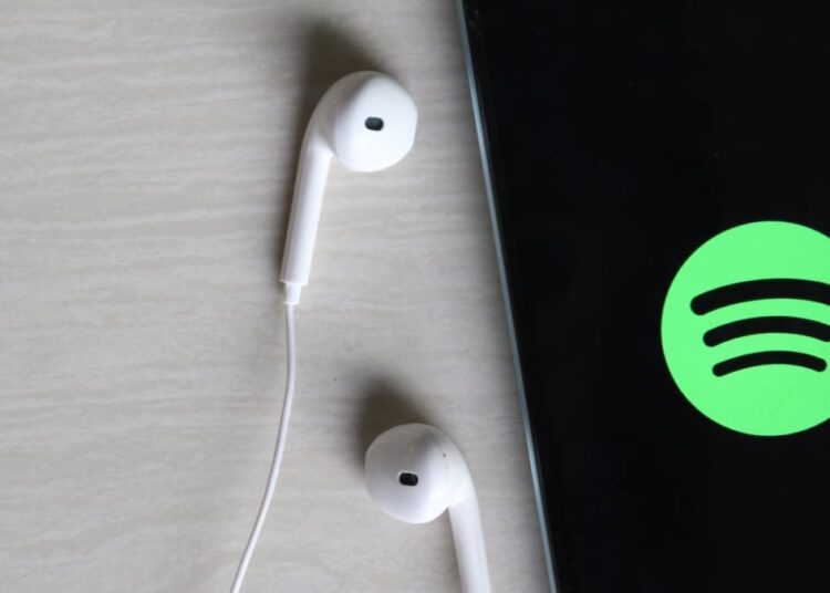 Spotify's New Feature Lets You Mix Your Playlists Like a DJ