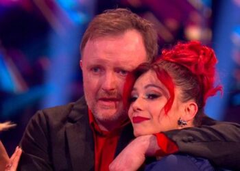Chris McCausland and Dianne Buswell winning Strictly Come Dancing 2024