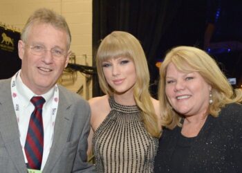 Taylor Swift Gives Update About Her Parents' Health on New Heights