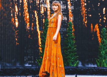 Taylor Swift on 'New Heights': Meeting Travis Kelce, Chiefs Fandom, New Music, More