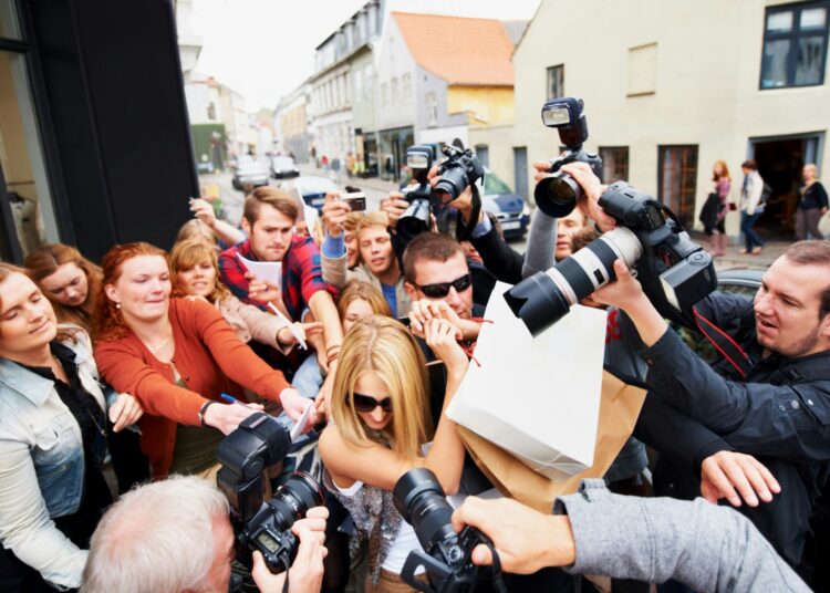 Taylor Swift's Engagement: How Can Marketers Benefit From Viral Celebrity News?