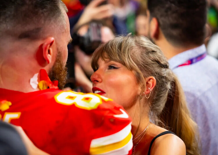 Kansas City Chiefs tight end Travis Kelce celebrates with girlfriend Taylor Swift. <br>Mark J. Rebilas-Imagn ImagesMark J&period; Rebilas-Imagn Images