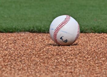 Texas Rangers score two runs, lose to Kansas City Royals