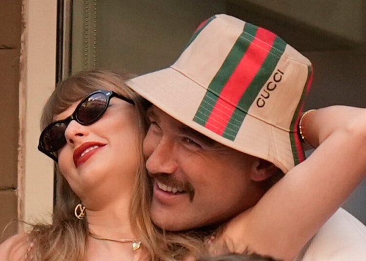 The Funniest Tweets About Taylor Swift And Travis Kelce's Engagement
