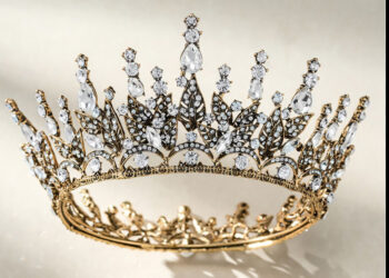 The Richest Family in the World Holds a Fortune 16 Times Larger Than the British Royal Family