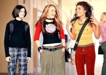 Pink Slip bandmates Peg (Haley Hudson), Anna (Lindsay Lohan) and Maddie (Christina Vidal).