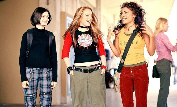 Pink Slip bandmates Peg (Haley Hudson), Anna (Lindsay Lohan) and Maddie (Christina Vidal).