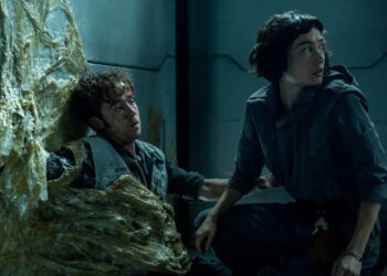 FX’s Alien: Earth — “Metamorphosis” — Season 1, Episode 3 (Airs Tuesday, August 19) — Pictured (L-R): Alex Lawther as Hermit, Sydney Chandler as Wendy. (Credit: Patrick Brown/FX Networks)