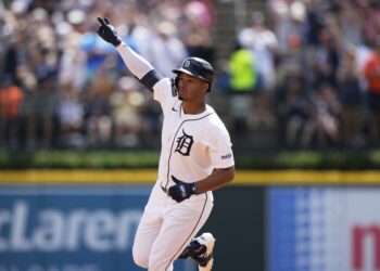 Three Tigers hit solo homers in high-scoring loss to Royals in series finale