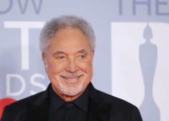 Tom Jones's devastating verdict as Engelbert Humperdinck seeks truce | Celebrity News | Showbiz & TV
