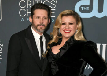Brandon Blackstock and Kelly Clarkson attend the 25th Annual Critics' Choice Awards at Barker Hangar on January 12, 2020 in Santa Monica, California. (Photo by Jeff Kravitz/FilmMagic)