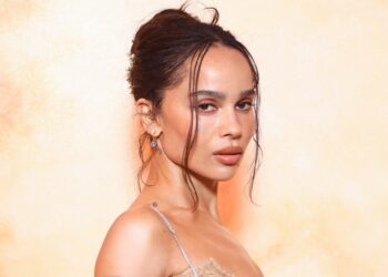 Zoe Kravitz Says Taylor Swift's 'Life of a Showgirl' Has 'No Skips'