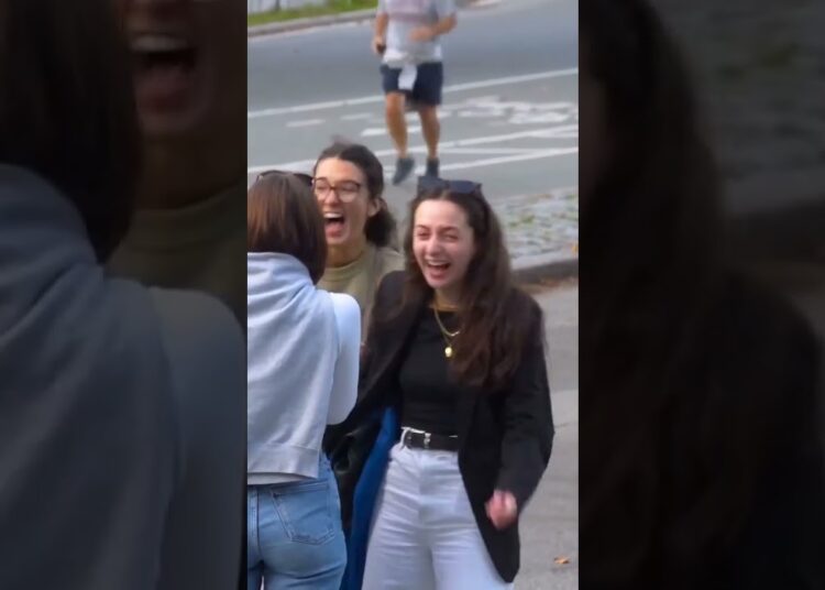 farts prank video 😍🤩😃 #usapranks #funnyvideos #fartsprayprank #fartprank