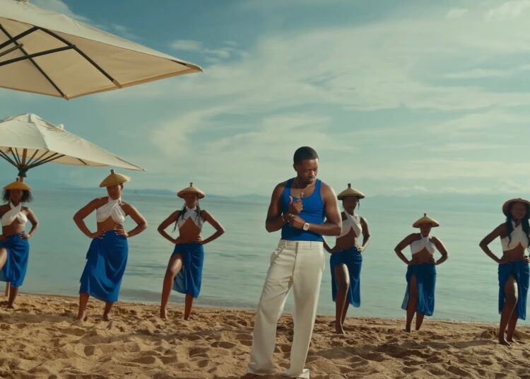RunUp – Tsunami (Official Music Video)