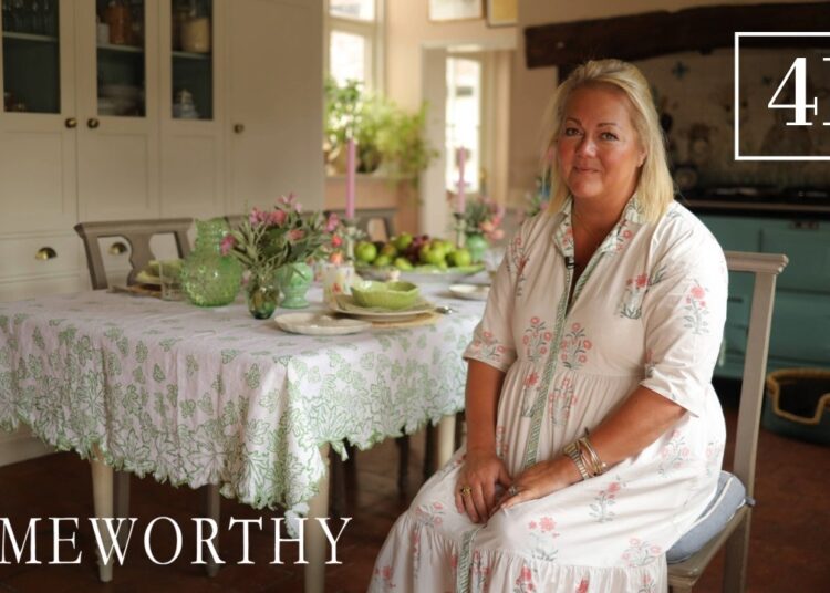 HOUSE TOUR | Inside an Artist’s Historic English Countryside Retreat | 4K
