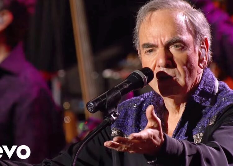Neil Diamond – Sweet Caroline (Live At The Greek Theatre / 2012)