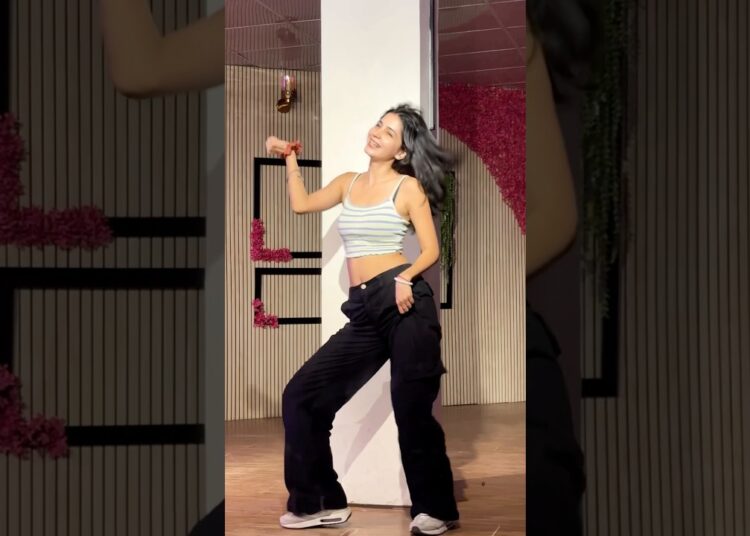 Agar tum kaho | Dance Video | Khyati Sahdev | #ytshorts | Trending | Old songs