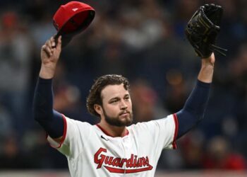 Royals aim to shake off ugly opener against Guardians
