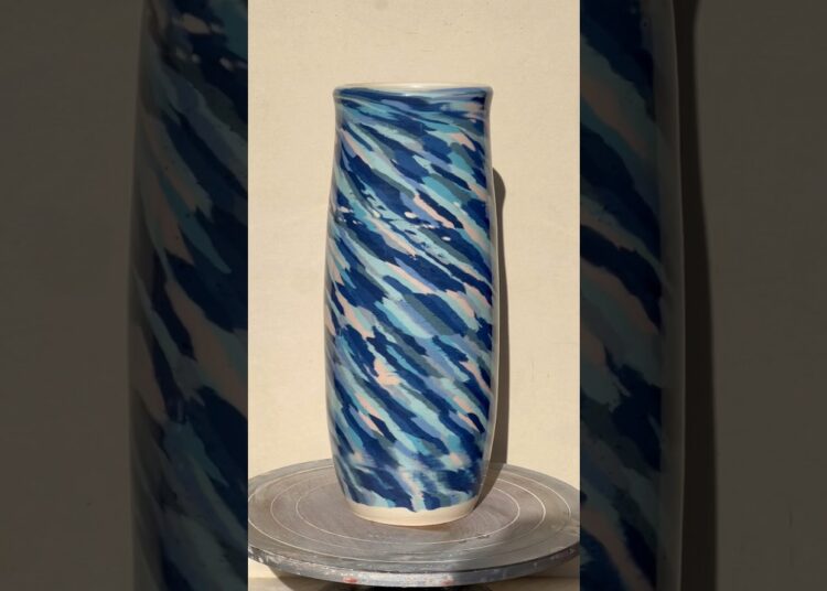 I love blue vases! #artist