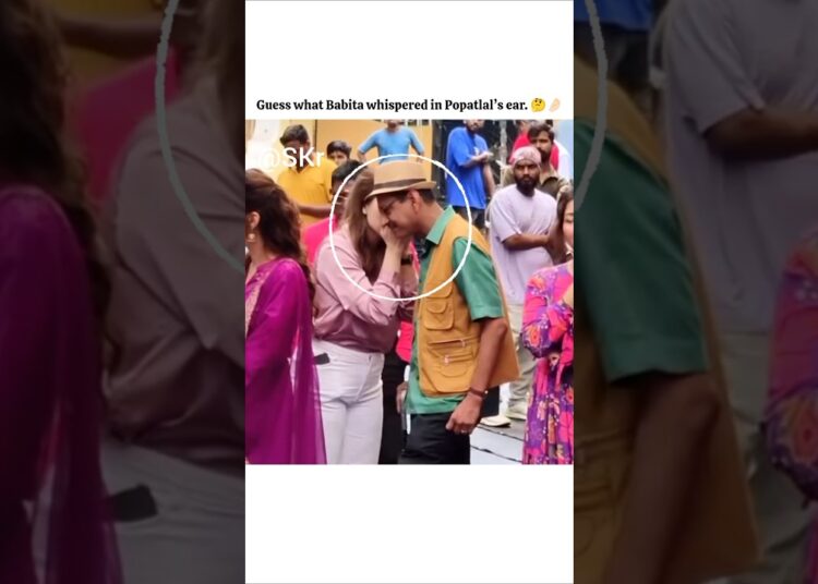 Popatlal’s ear got VIP gossip service😂|#short#shortsfeed #skr_bollywoodvibes #youtubeshorts#ytshorts
